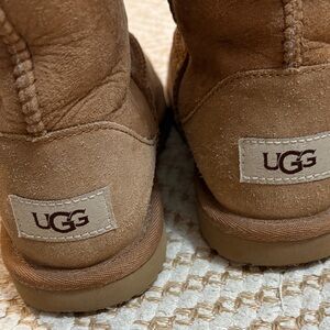 Kids Ugg Classic Shearling-Lined Suede Boots - Brown